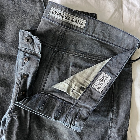 Lightly worn Express Dark Wash Kingston Classic Fit Straight Leg Men Jeans 32x30 - Picture 2 of 5